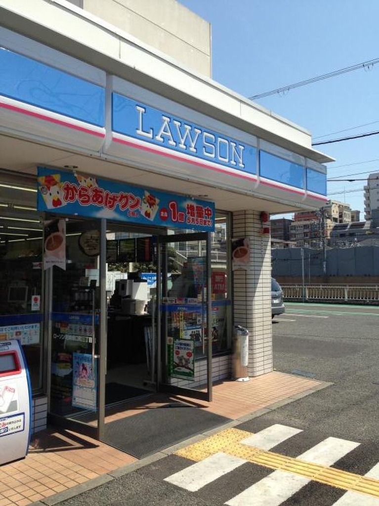 コンビニ　ローソン 尼崎塚口町三丁目店（コンビニ）まで831m