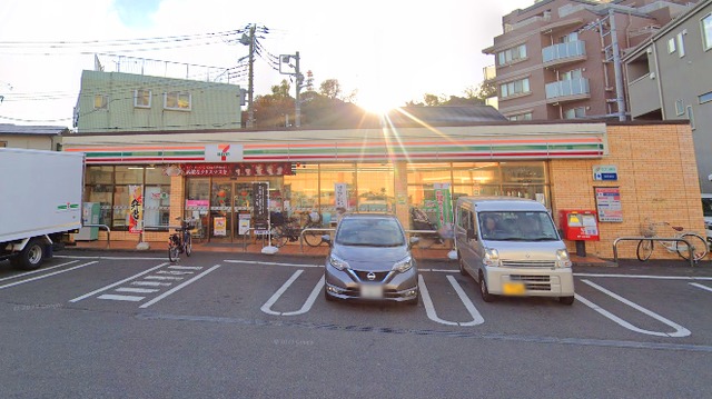 コンビニ　セブンイレブン横浜上星川3丁目店（コンビニ）まで682m