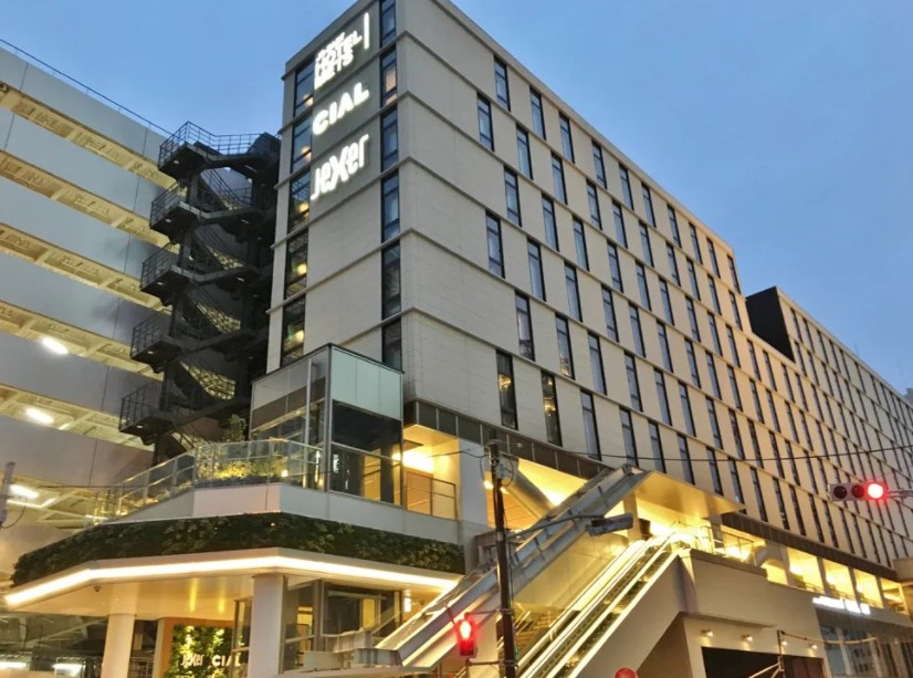 ショッピングセンター　CIAL YOKOHAMA ANNEX(シァル横浜アネックス（ショッピングセンター）まで1042m