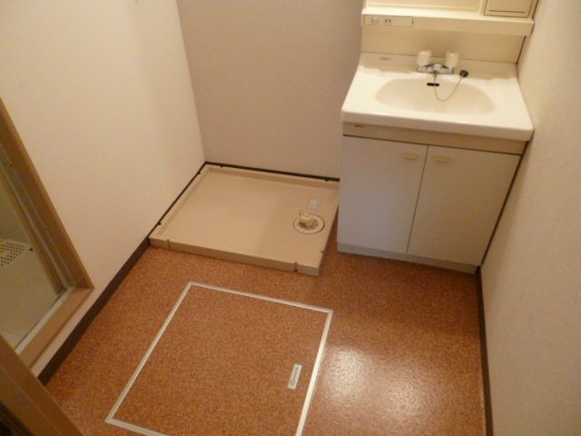 その他設備　室内に洗濯機置場がございます。