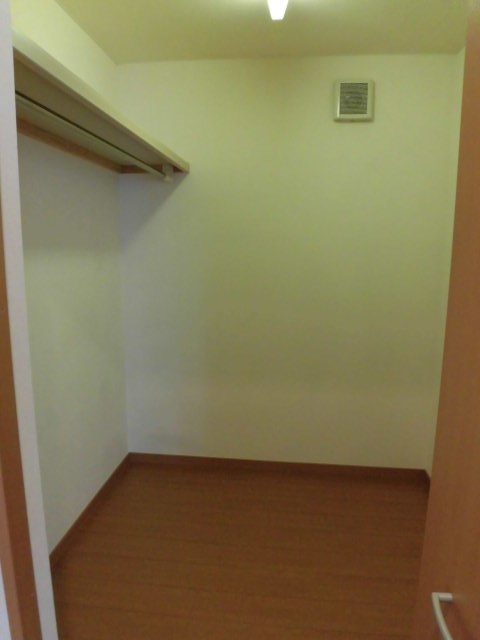 収納　ウォークインクローゼット