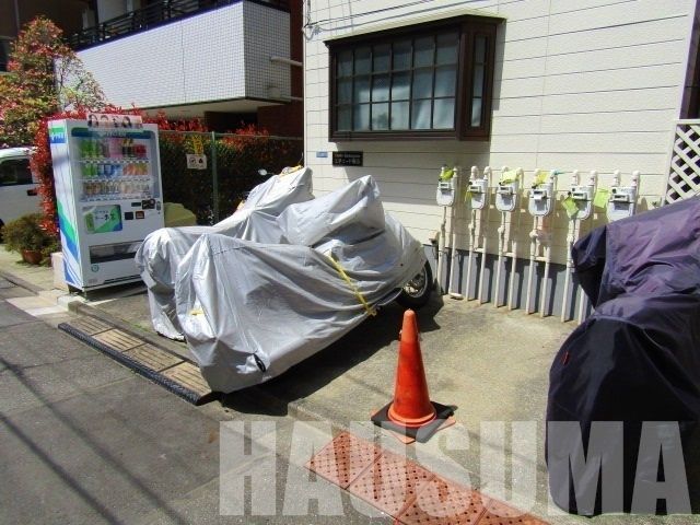 駐車場　バイク置場