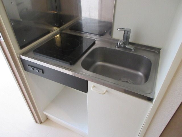 キッチン　参考写真（同物件別部屋）