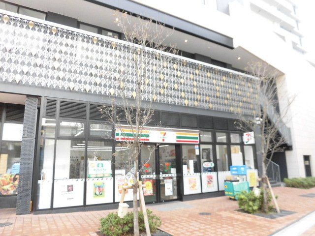 コンビニ　セブン-イレブンＤａｙＯｎｅタワー柏店（コンビニ）まで896m