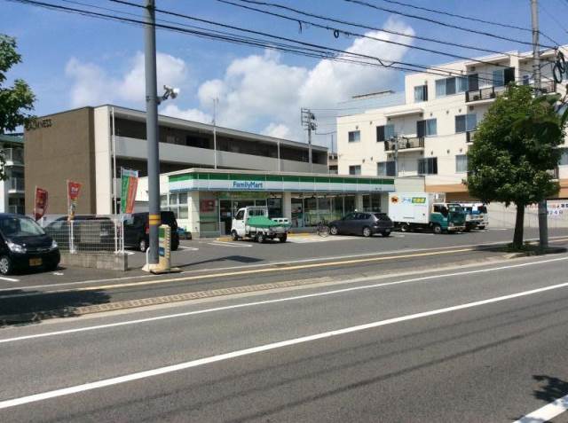 コンビニ　ファミリーマート浜田1丁目店（コンビニ）まで357m