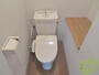 トイレ　トイレには、温水洗浄便座が付いていて好印象ですね。