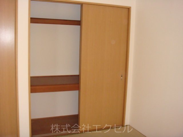 収納　たくさん収納できる押入です。