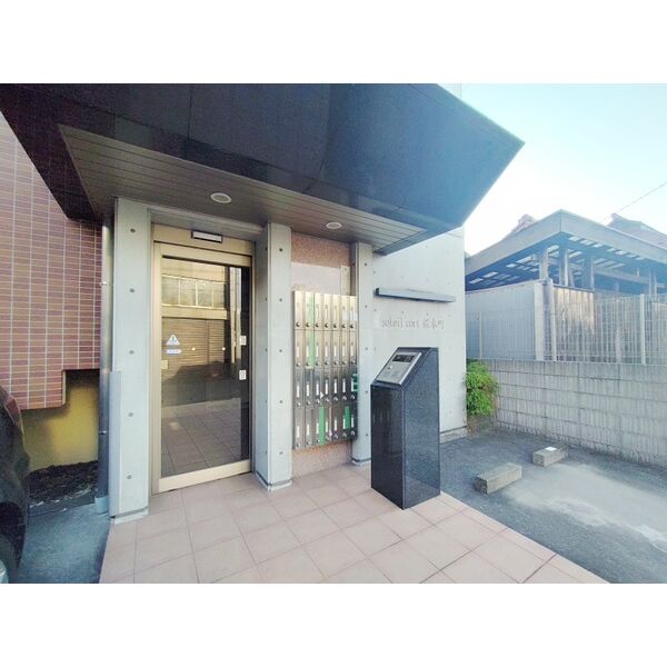 エントランス　オートロック完備