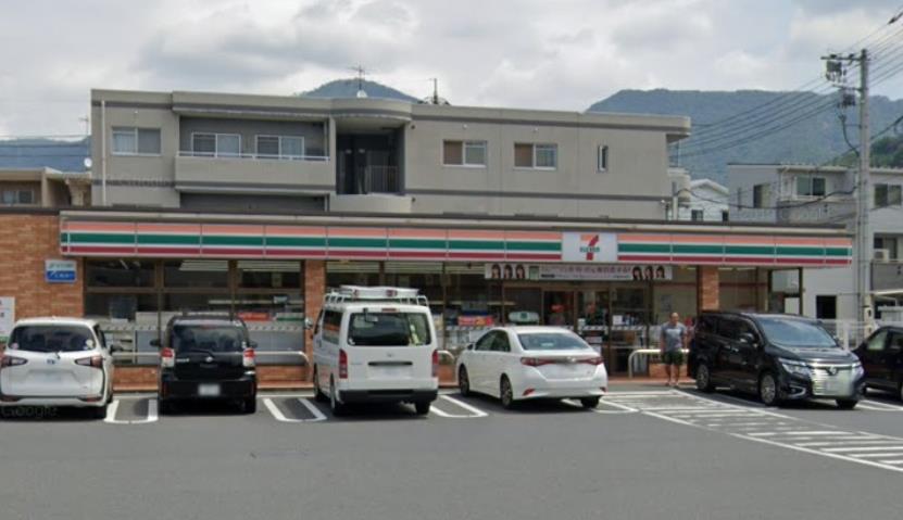 コンビニ　セブンイレブン（コンビニ）まで1666m