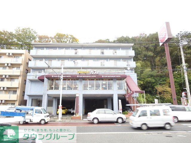 飲食店　ガスト生田駅前店（飲食店）まで380m