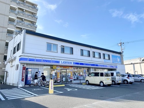 コンビニ　ローソン 半田昭和町四丁目店（コンビニ）まで797m