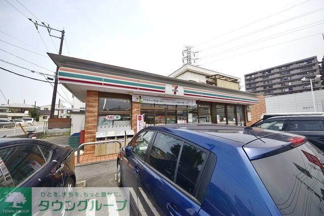 コンビニ　セブンイレブン草加花栗北店（コンビニ）まで615m