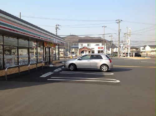 その他　コンビニ　物件から320ｍ（徒歩4分）