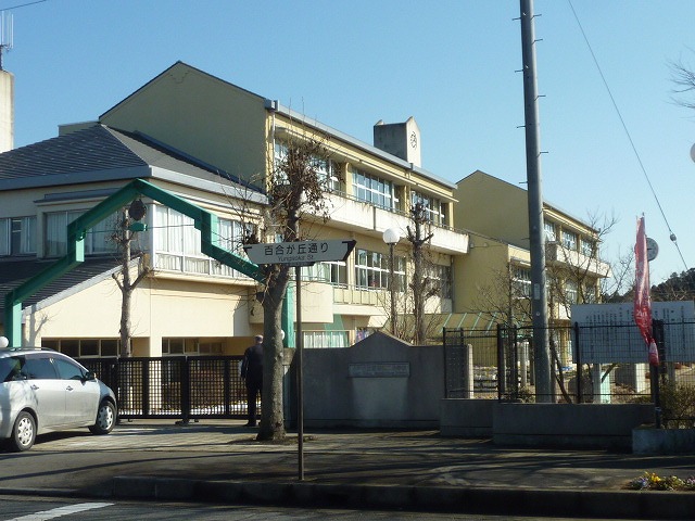 小学校　稲荷第二小学校（小学校）まで1999m