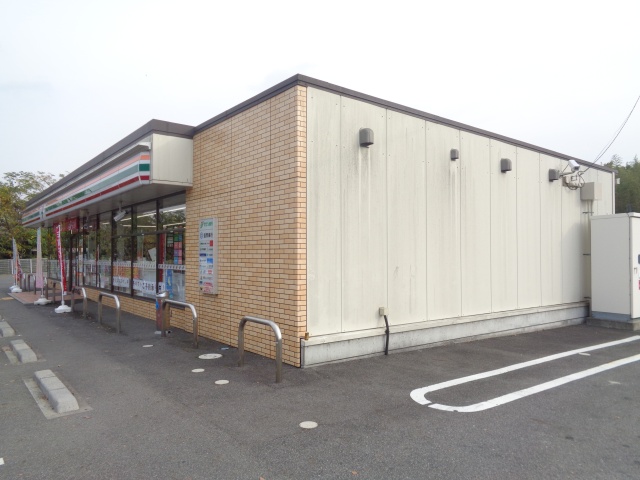 コンビニ　セブン－イレブン　東近江小田苅店（コンビニ）まで1300m