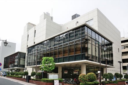図書館　港区立三田図書館（図書館）まで420m