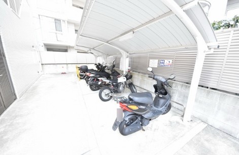 駐車場　駐輪場＆バイク置き場