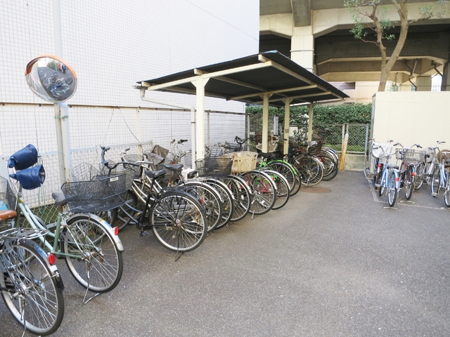 その他共有部分　自転車置き場です♪