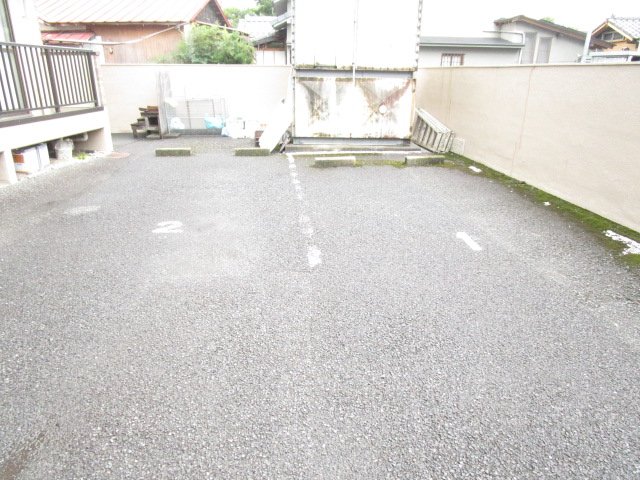 駐車場　駐車場