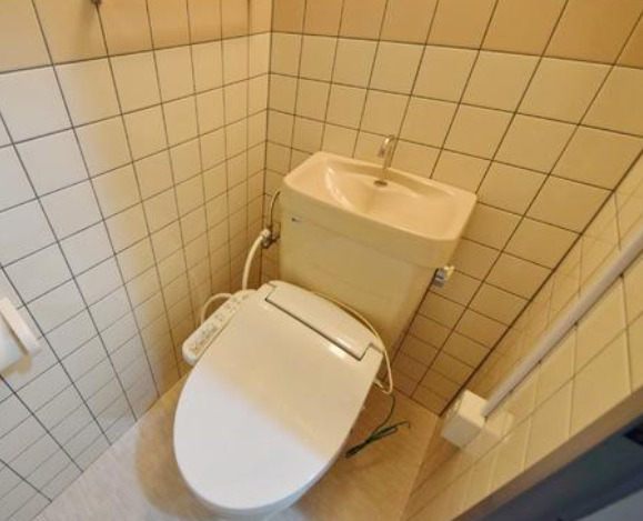 トイレ　別部屋の画像を使用しております。