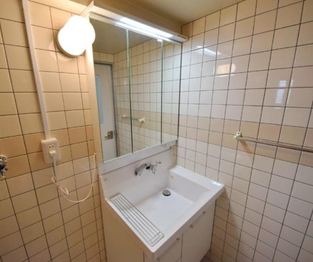 洗面設備　別部屋の画像を使用しております。