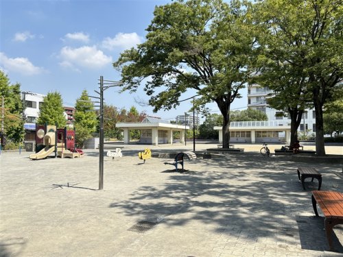 公園　藤が丘駅前公園（公園）まで550m