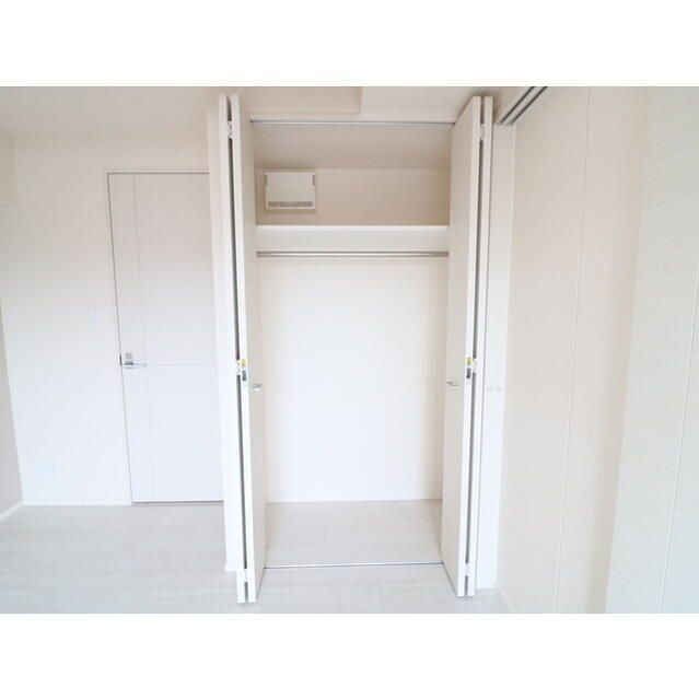収納　写真は同タイプ住居です