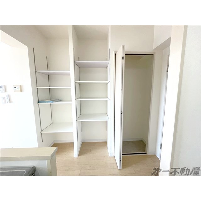 収納　ウォークスルークローゼット