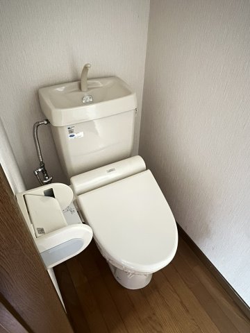 トイレ　嬉しいウォシュレット付き♪