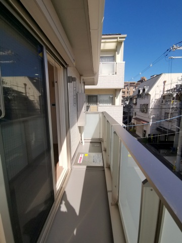 バルコニー　日当り良好の南向き