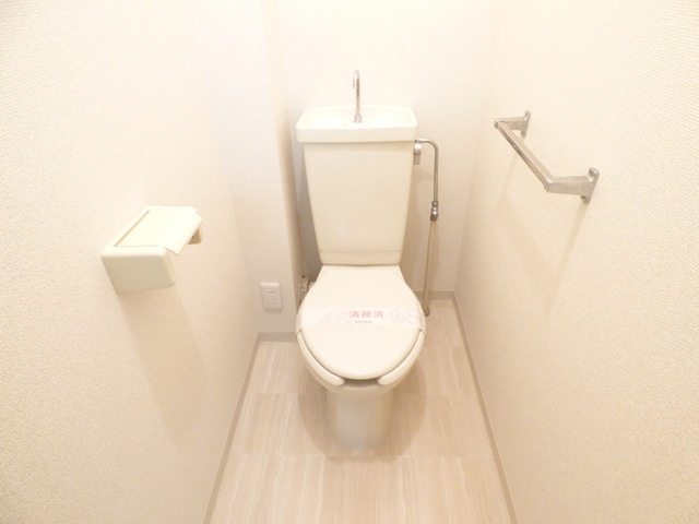 トイレ　同物件、別号室の為参考写真になります。