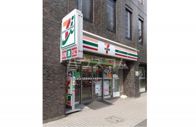 コンビニ　セブンイレブン 川崎市役所前店（コンビニ）まで370m