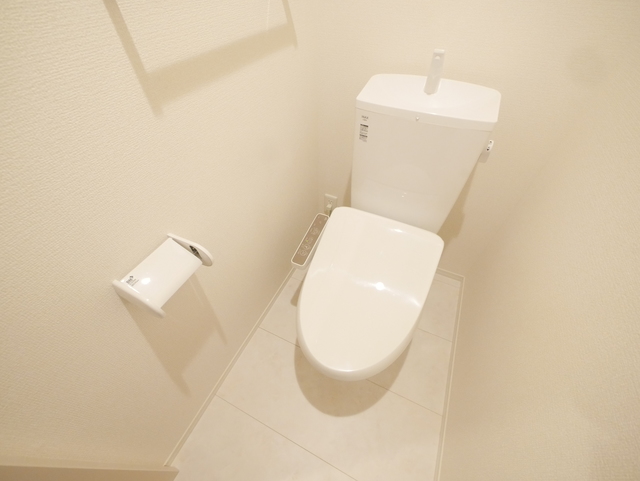 トイレ　★人気の温水洗浄便座付です★