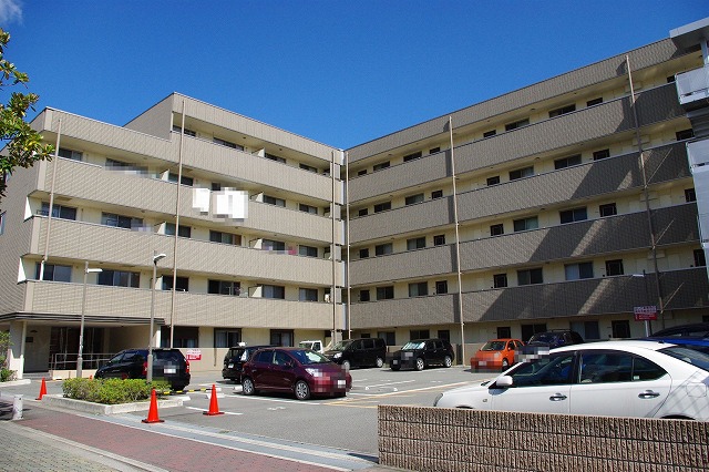 建物外観　大規模マンションです。