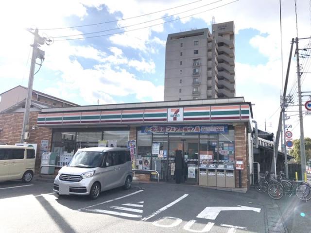 コンビニ　セブンイレブン（コンビニ）まで291m
