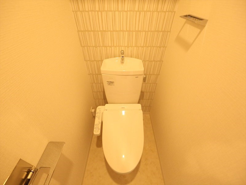 トイレ　温水洗浄暖房便座付トイレ