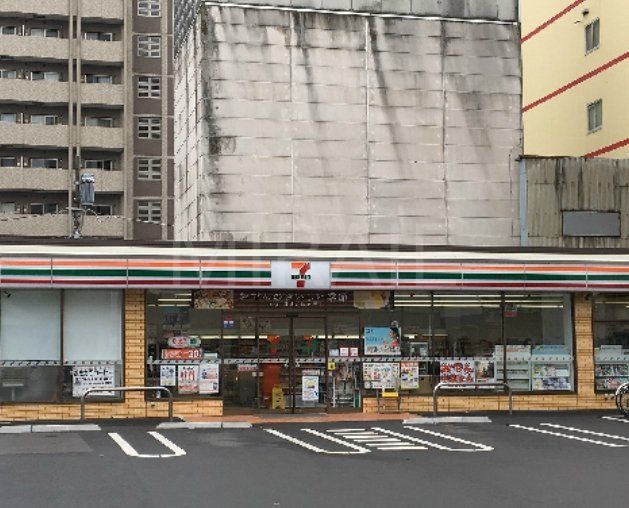 コンビニ　セブンイレブン平塚明石町店（コンビニ）まで220m