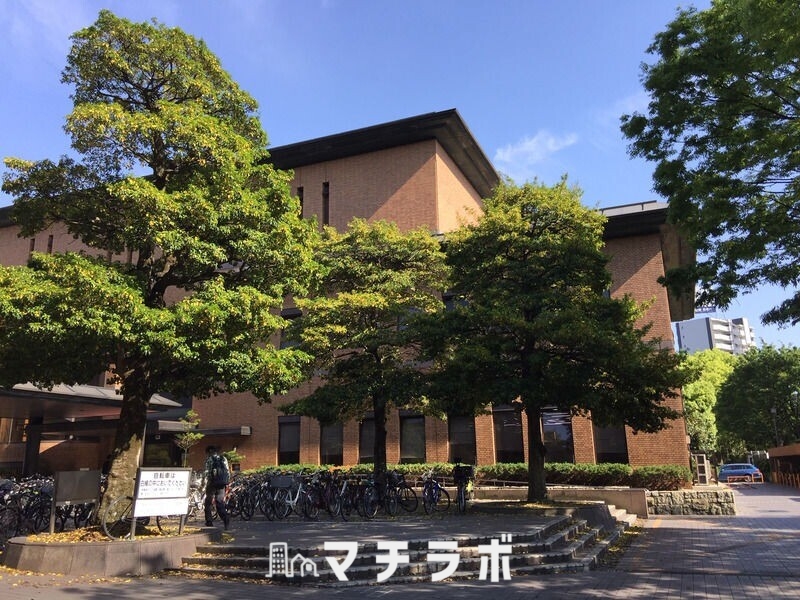 図書館　鶴舞中央図書館（図書館）まで2010m