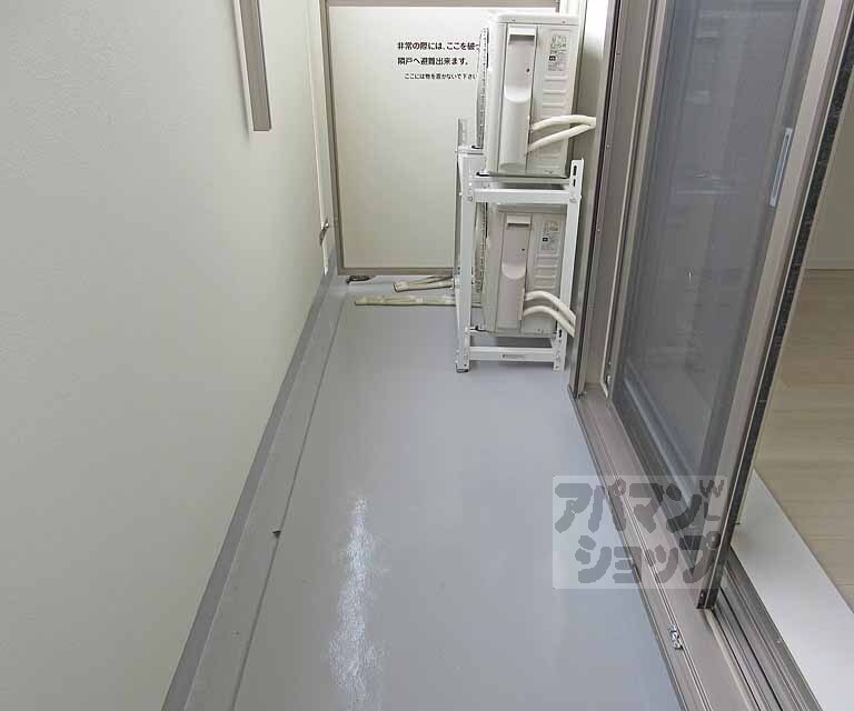 バルコニー　広々としたベランダです。