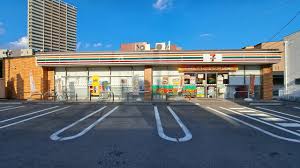 コンビニ　セブンイレブン 練馬大泉学園駅東店（コンビニ）まで336m