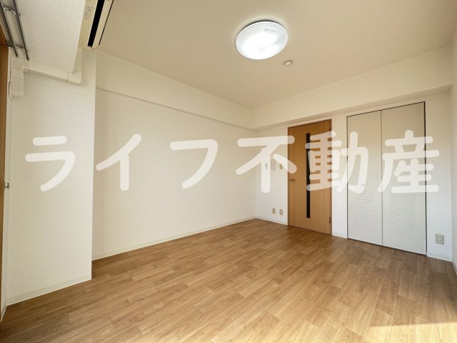 居室・リビング　こちらのリビングで趣味の時間をお楽しみください