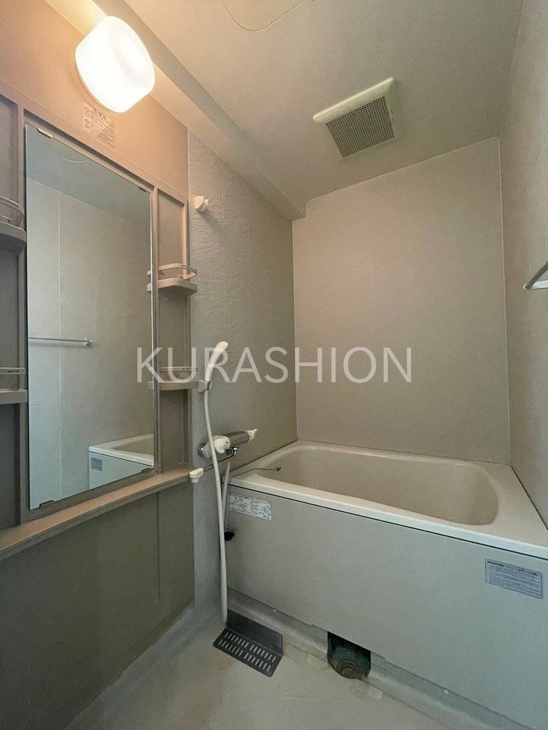 バス・シャワールーム　部屋の写真になります。