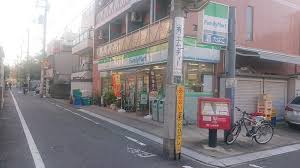 コンビニ　ファミリーマート 大森西二丁目店（コンビニ）まで393m