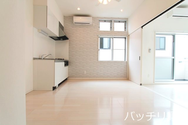 居室・リビング　画像は同型タイプの為、現状を優先致します。