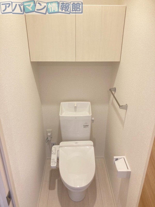 トイレ　※別号室のお写真になります