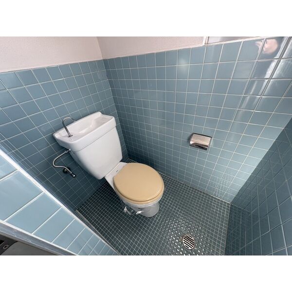 トイレ　掲載写真は同型モデルを掲載しており実際のお部屋と仕様等が異な