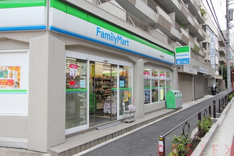 コンビニ　ファミリーマート文京本郷店（コンビニ）まで105m