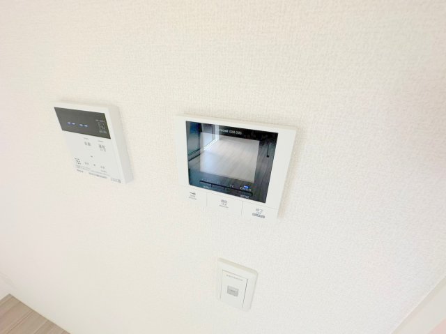 セキュリティ　TVモニターホンで来客が誰か確認してから開けて下さいね