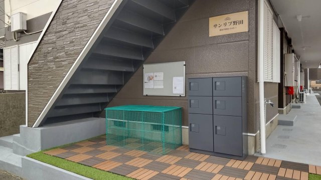 ロビー　宅配ボックス、防犯カメラ、敷地内ゴミ置き場を設置しています