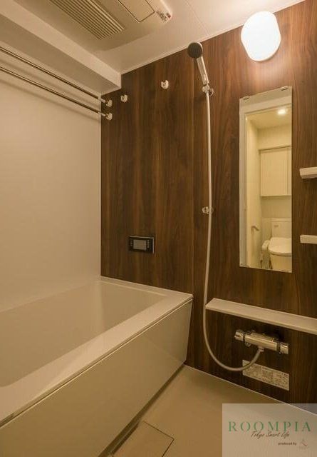 バス・シャワールーム　※同タイプの別のお部屋です。